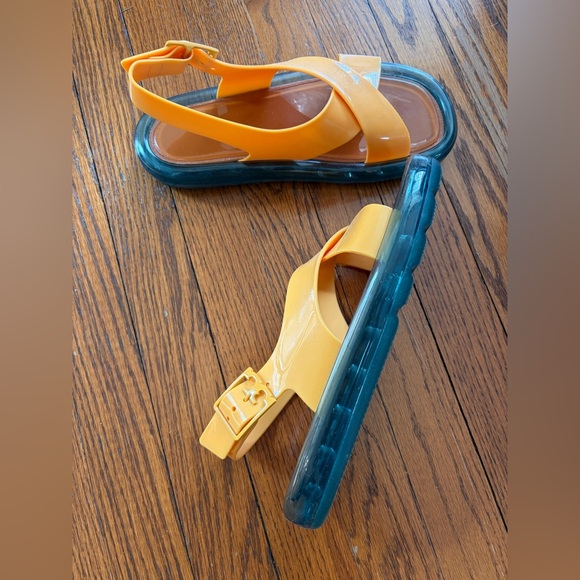 Tory Burch criss cross bubble jelly sandals in squash and bright lagoon - Picture 3 of 4